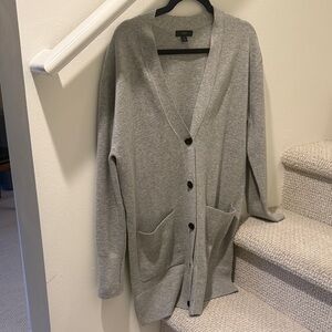 Small Jcrew Gray Button-Up Cardigan
NWOT
Adorable I just never wear it